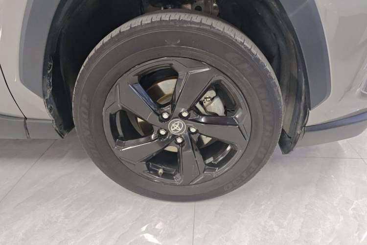 Used Toyota RAV4 2021 Revised Version Dual-Motor Hybrid 2.5L E-CVT 4x4 Elite PLUS Edition Right Front Wheel Hub