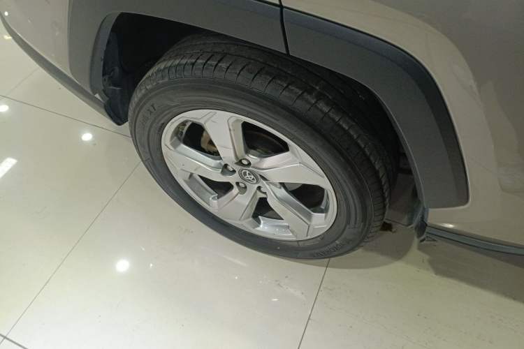 Used Toyota RAV4 2021 2.0L CVT Two-Wheel Drive Fashion Edition Right Rear Wheel Hub