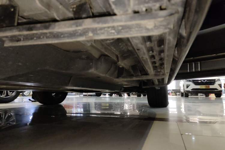 Used Toyota RAV4 2021 2.0L CVT Two-Wheel Drive Fashion PLUS Edition Right Side Sill