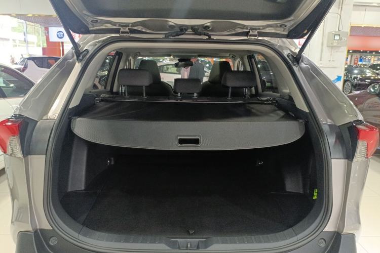 Used Toyota RAV4 2021 2.0L CVT Two-Wheel Drive Fashion Edition Trunk