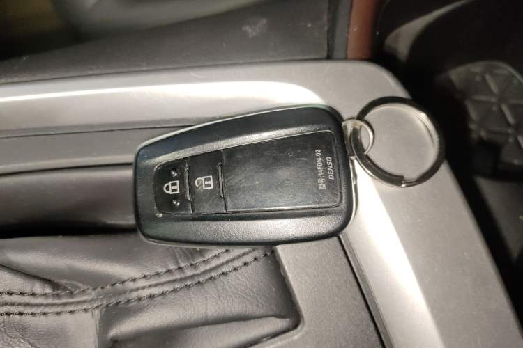 Used Toyota RAV4 2021 2.0L CVT Two-Wheel Drive Fashion PLUS Edition Vehicle Key