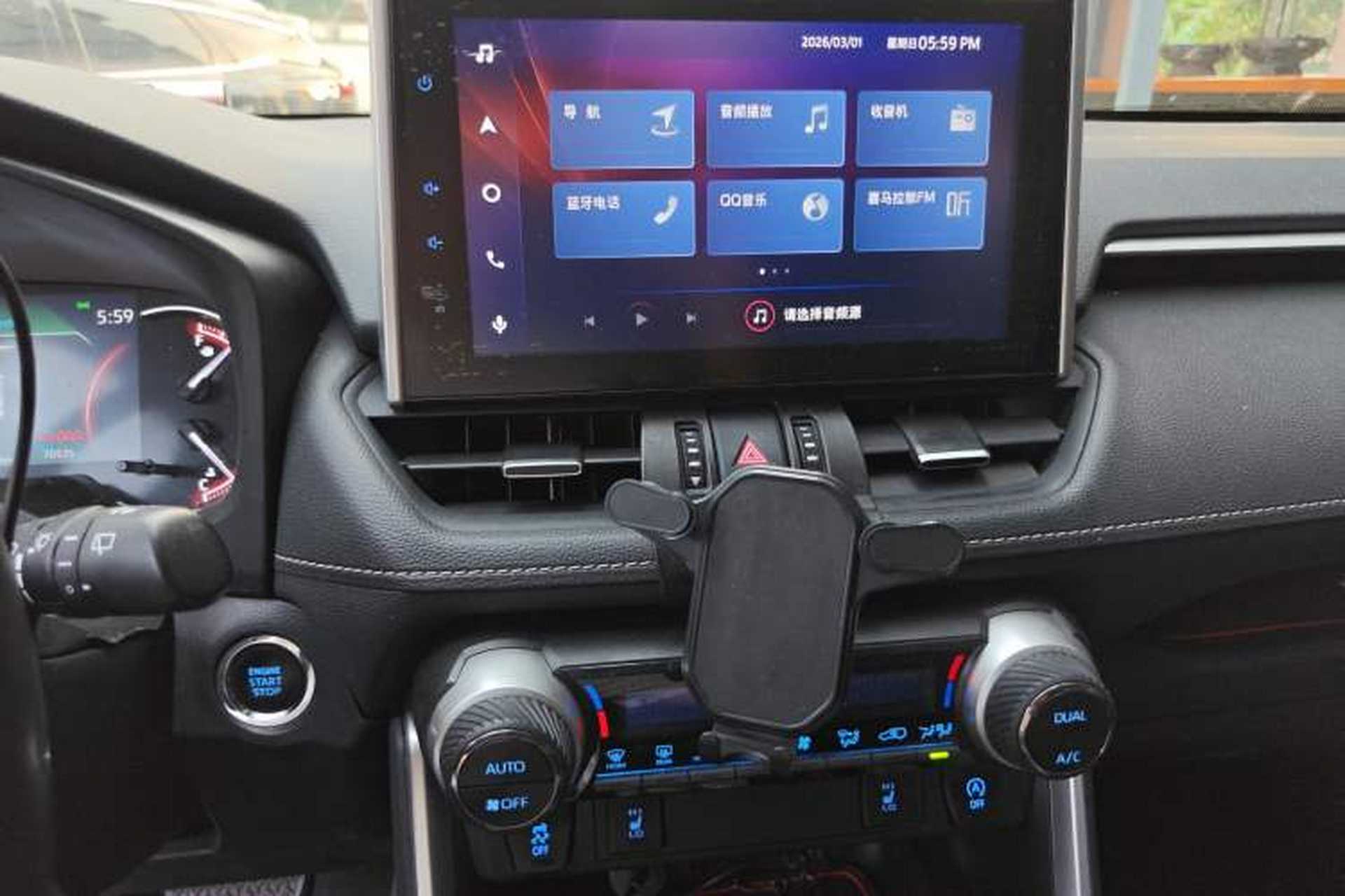 Used Toyota RAV4 2021 2.0L CVT Two-Wheel Drive Fashion PLUS Edition Audio And AC Panel