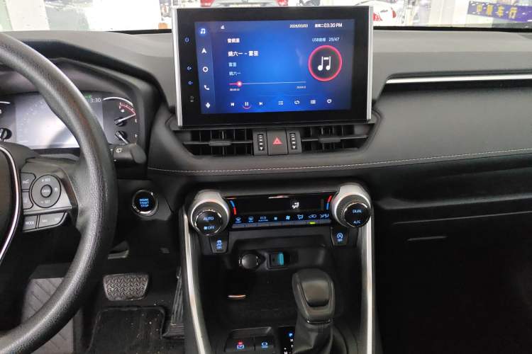 Used Toyota RAV4 2021 2.0L CVT Two-Wheel Drive Fashion Edition Audio And AC Panel