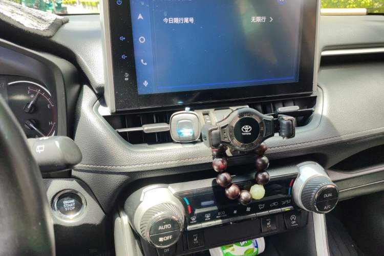 Used Toyota RAV4 2021 2.0L CVT Two-Wheel Drive Fashion PLUS Edition Audio And AC Panel