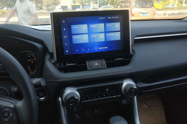 Used Toyota RAV4 2021 2.0L CVT Two-Wheel Drive Fashion Edition Audio And AC Panel