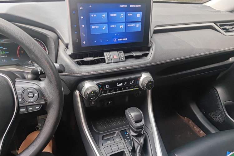 Used Toyota RAV4 2021 2.0L CVT Two-Wheel Drive Fashion Edition Audio And AC Panel