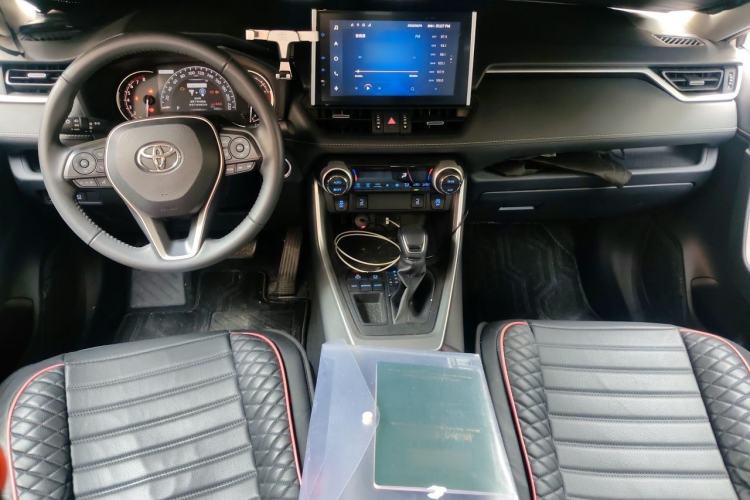 Used Toyota RAV4 2021 2.0L CVT Two-Wheel Drive Fashion PLUS Edition Center Console