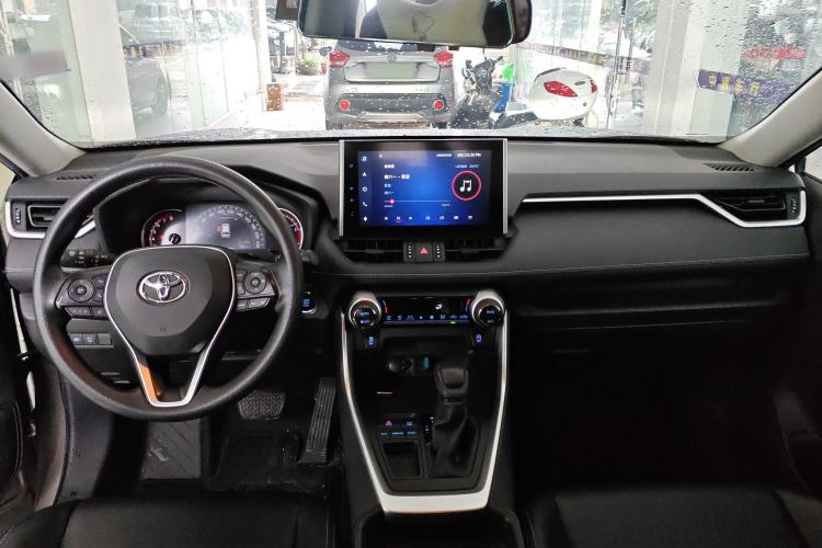 Used Toyota RAV4 2021 2.0L CVT Two-Wheel Drive Fashion Edition Center Console