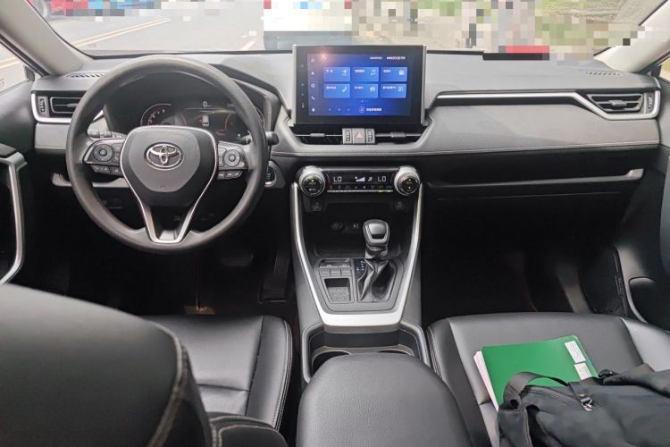 Used Toyota RAV4 2021 2.0L CVT Two-Wheel Drive Fashion Edition Center Console