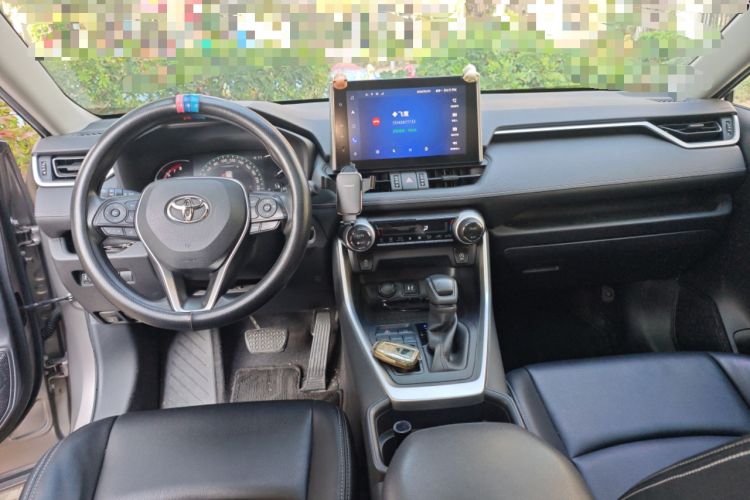 Used Toyota RAV4 2021 2.0L CVT Two-Wheel Drive Fashion Edition Center Console
