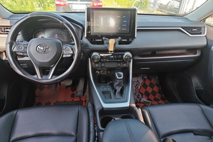 Used Toyota RAV4 2021 2.0L CVT Two-Wheel Drive Prestige Edition Center Console