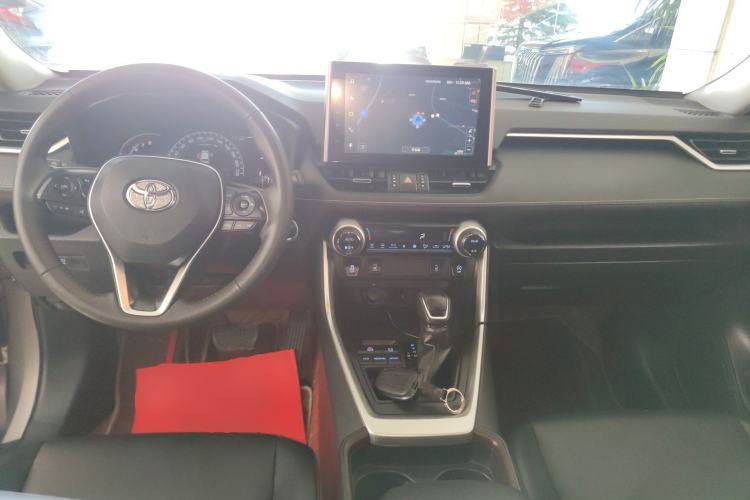 Used Toyota RAV4 2021 2.0L CVT Two-Wheel Drive Fashion PLUS Edition Center Console