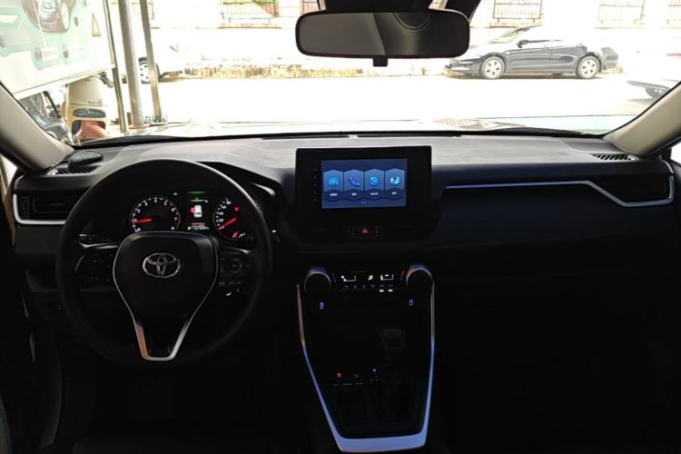Used Toyota RAV4 2021 2.0L CVT Two-Wheel Drive Urban Edition Center Console