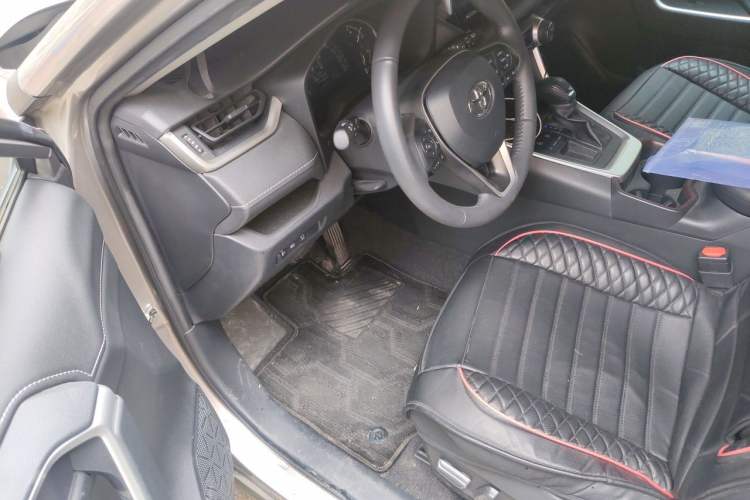 Used Toyota RAV4 2021 2.0L CVT Two-Wheel Drive Fashion PLUS Edition Driver Seat