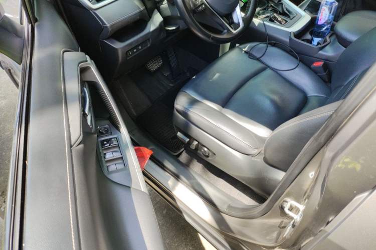 Used Toyota RAV4 2021 2.0L CVT Two-Wheel Drive Fashion PLUS Edition Driver Seat