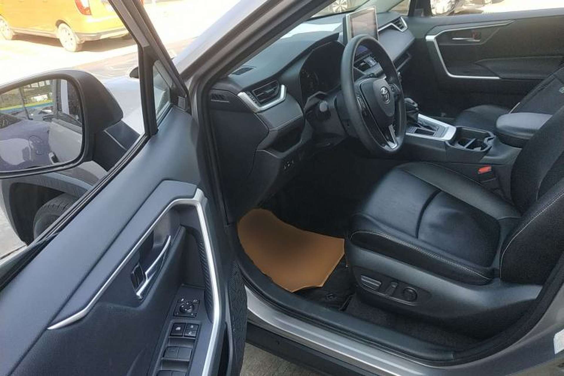 Used Toyota RAV4 2021 2.0L CVT Two-Wheel Drive Fashion Edition Driver Seat