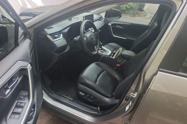 Used Toyota RAV4 2021 Dual-Engine 2.5L E-CVT Four-Wheel Drive Elite PLUS Edition Driver Seat