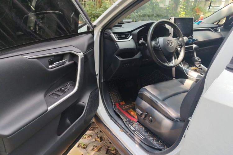 Used Toyota RAV4 2021 2.0L CVT Two-Wheel Drive Fashion PLUS Edition Driver Seat