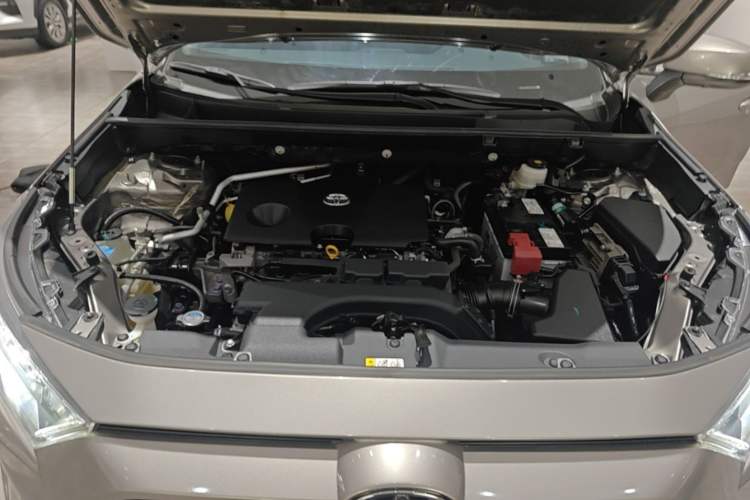 Used Toyota RAV4 2021 2.0L CVT Two-Wheel Drive Fashion Edition Engine Bay