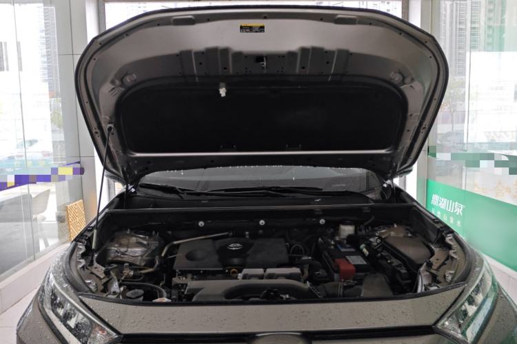 Used Toyota RAV4 2021 2.0L CVT Two-Wheel Drive Fashion Edition Engine Bay