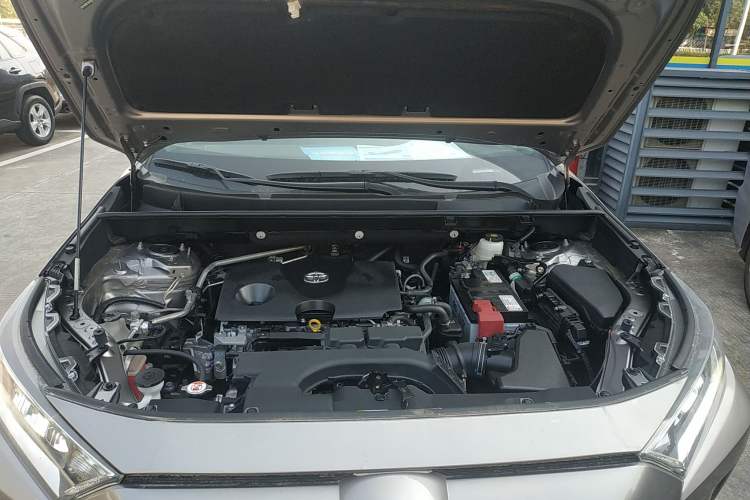 Used Toyota RAV4 2021 2.0L CVT Two-Wheel Drive Fashion Edition Engine Bay