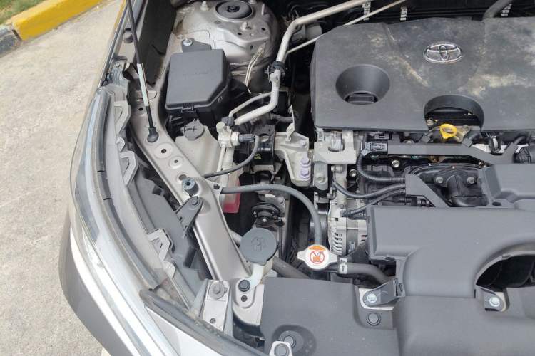 Used Toyota RAV4 2021 2.0L CVT Two-Wheel Drive Fashion PLUS Edition Engine Bay Right