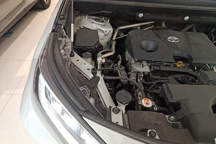 Used Toyota RAV4 2021 2.0L CVT Two-Wheel Drive Fashion PLUS Edition Engine Bay Right