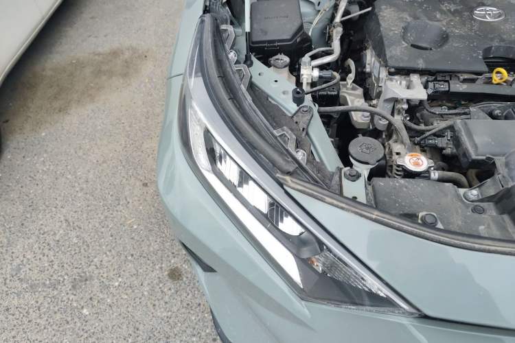 Used Toyota RAV4 2021 2.0L CVT 4x4 Style PLUS Edition Engine Bay Right