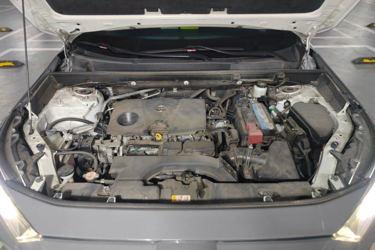 Used Toyota RAV4 2021 2.0L CVT Two-Wheel Drive Fashion Edition Engine Bay