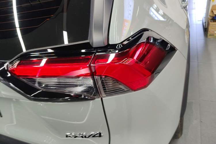Used Toyota RAV4 2021 2.0L CVT Two-Wheel Drive Fashion PLUS Edition Exterior 1