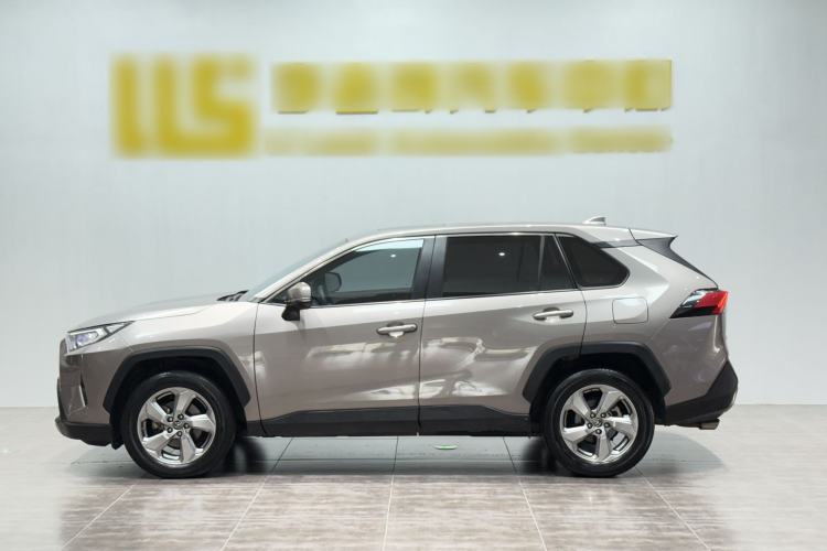 Used Toyota RAV4 2021 2.0L CVT Two-Wheel Drive Fashion Edition Exterior 2