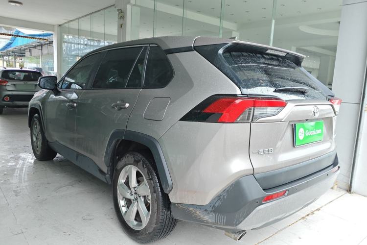 Used Toyota RAV4 2021 2.0L CVT Two-Wheel Drive Fashion Edition Exterior 2