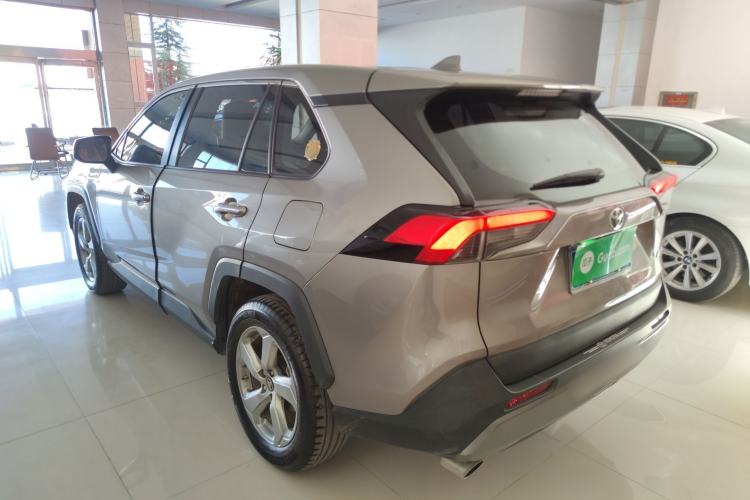 Used Toyota RAV4 2021 2.0L CVT Two-Wheel Drive Fashion PLUS Edition Exterior 2