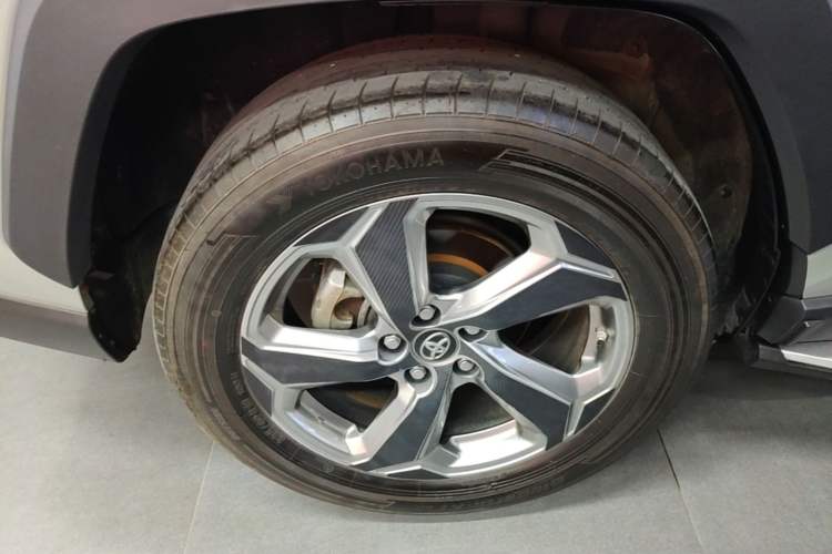 Used Toyota RAV4 2021 2.0L CVT Two-Wheel Drive Fashion PLUS Edition Exterior 3
