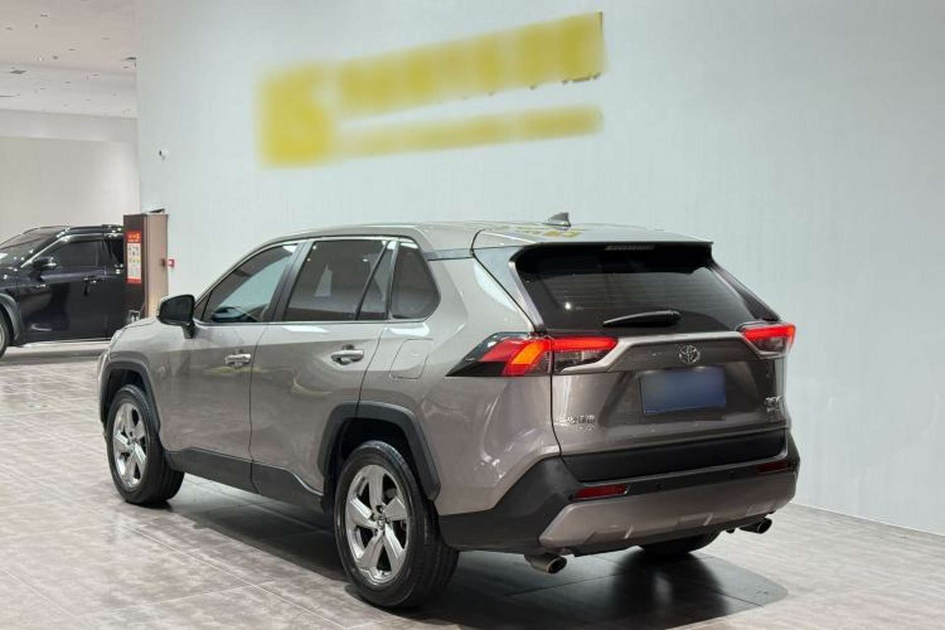 Used Toyota RAV4 2021 2.0L CVT Two-Wheel Drive Fashion Edition Exterior 4
