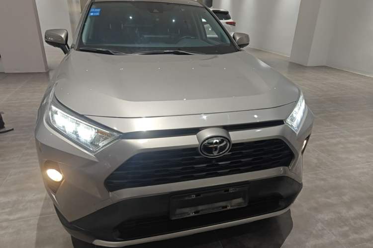 Used Toyota RAV4 2021 2.0L CVT Two-Wheel Drive Fashion Edition Front