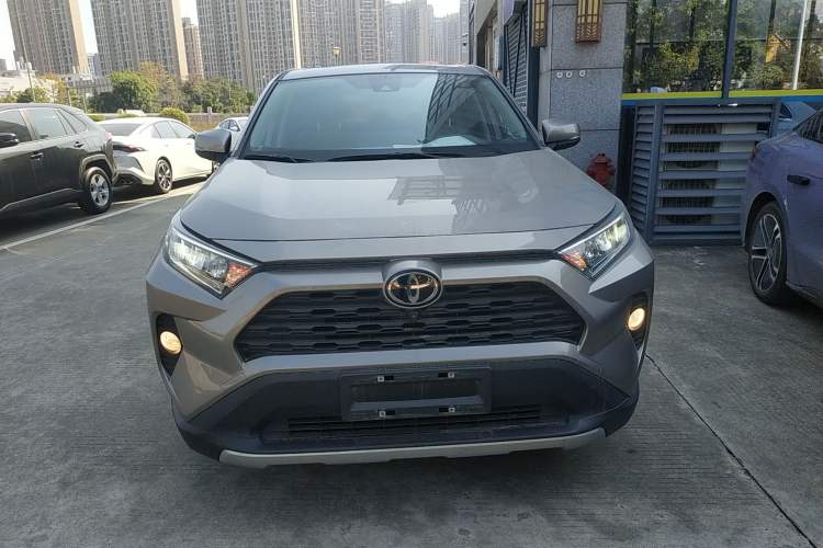 Used Toyota RAV4 2021 2.0L CVT Two-Wheel Drive Fashion Edition Front