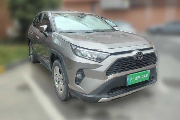 Used Toyota RAV4 2021 2.0L CVT Two-Wheel Drive Fashion PLUS Edition Front Right 45 Deg
