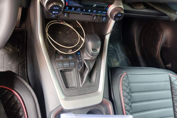 Used Toyota RAV4 2021 2.0L CVT Two-Wheel Drive Fashion PLUS Edition Gear Lever