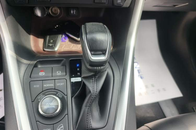 Used Toyota RAV4 2021 2.0L CVT Four-Wheel Drive Premium Edition Gear Lever