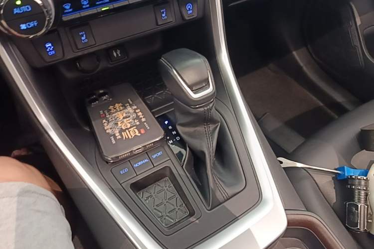 Used Toyota RAV4 2021 2.0L CVT Two-Wheel Drive Fashion PLUS Edition Gear Lever
