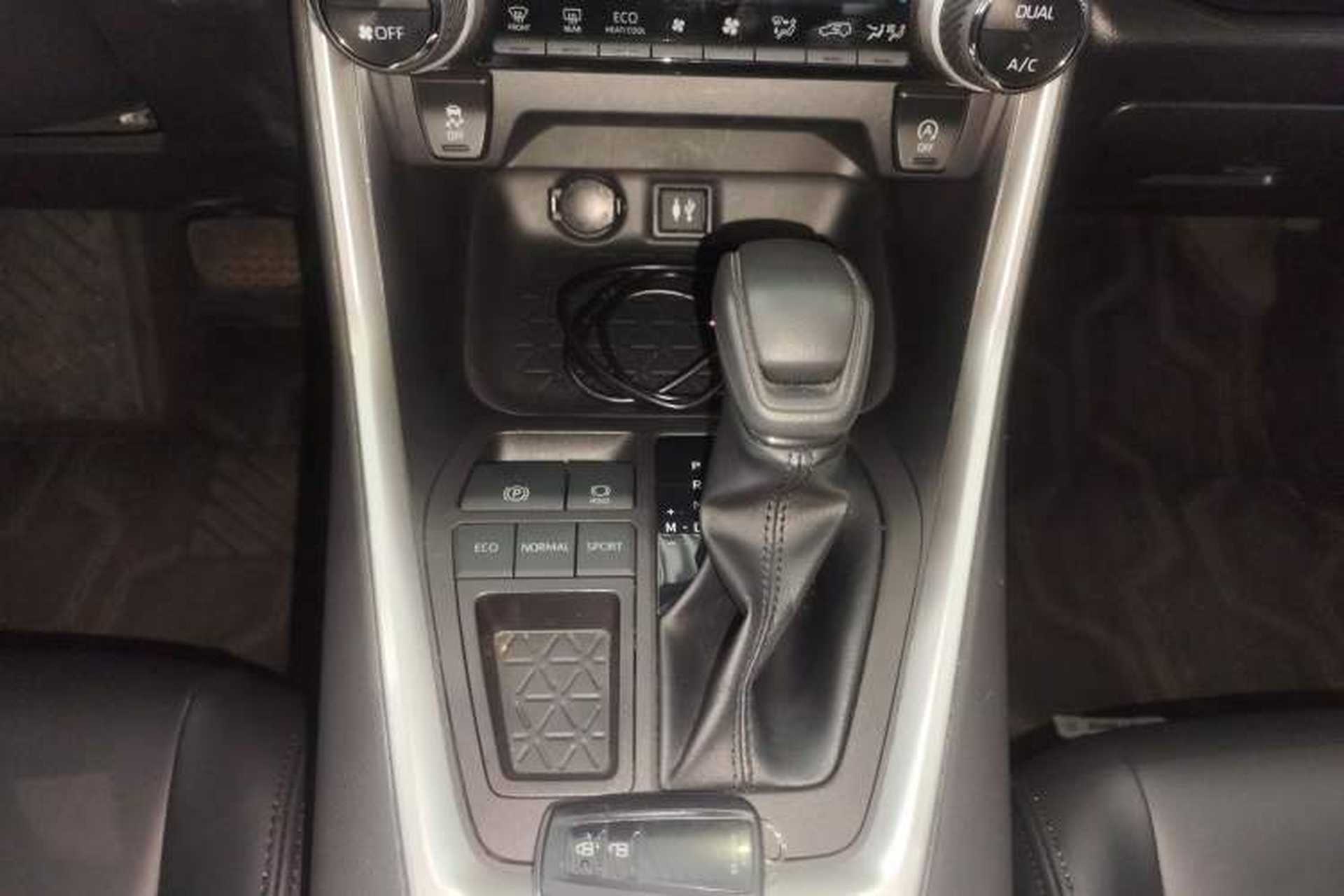 Used Toyota RAV4 2021 2.0L CVT Two-Wheel Drive Fashion Edition Gear Lever