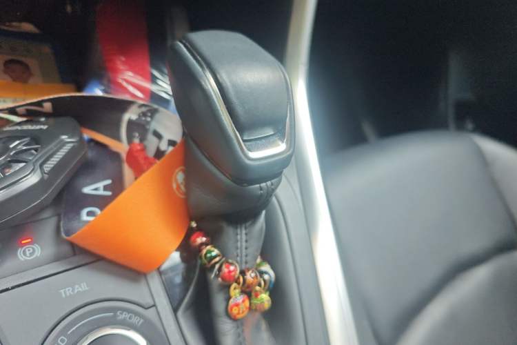 Used Toyota RAV4 2021 Dual-Engine 2.5L E-CVT Four-Wheel Drive Elite PLUS Edition Gear Lever