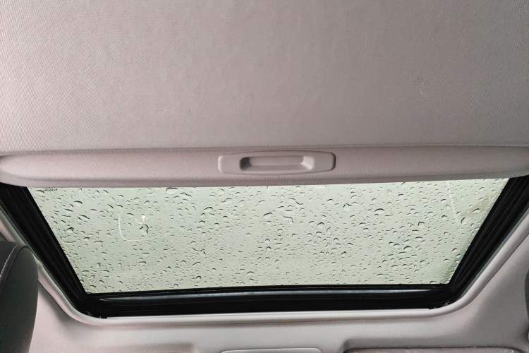 Used Toyota RAV4 2021 2.0L CVT Two-Wheel Drive Fashion Edition Headliner