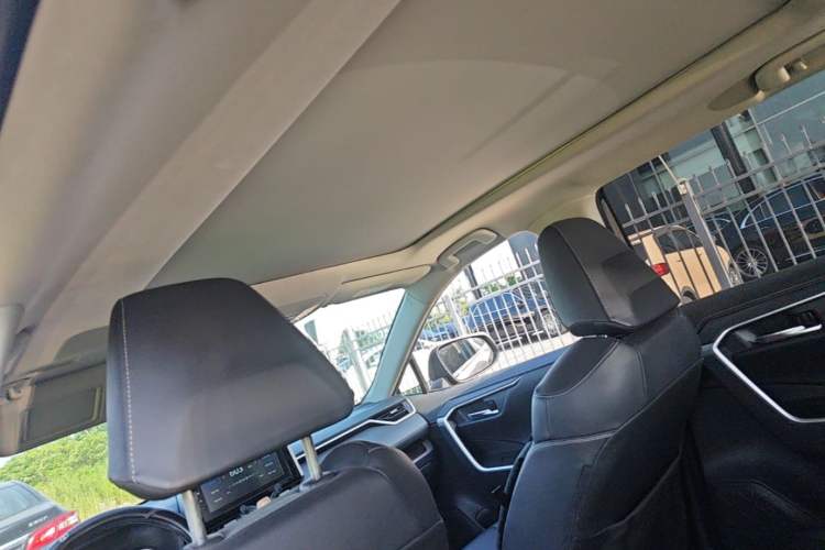 Used Toyota RAV4 2021 2.0L CVT Two-Wheel Drive Prestige Edition Headliner