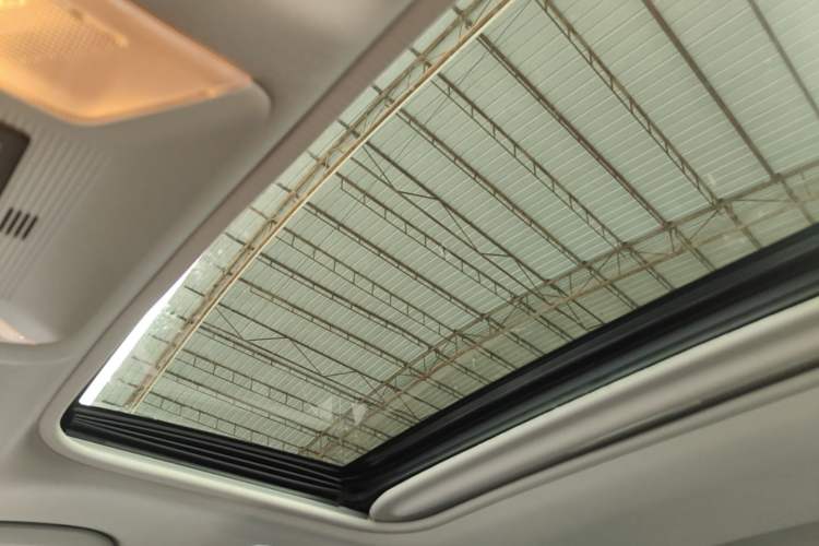Used Toyota RAV4 2021 2.0L CVT Two-Wheel Drive Fashion Edition Headliner