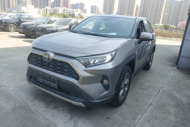 Used Toyota RAV4 2021 2.0L CVT Two-Wheel Drive Fashion Edition Guazi used car, China used car export, Used car for sale, Used  cars, Cheapest cars for sale