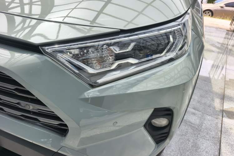 Used Toyota RAV4 2021 2.0L CVT Four-Wheel Drive Premium Edition Left Front Headlight
