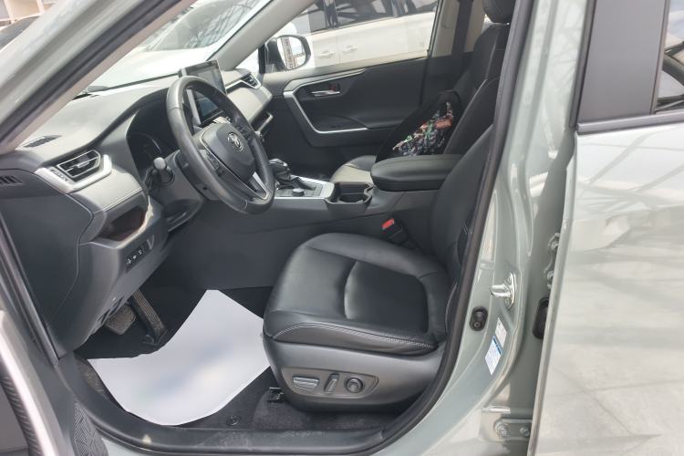 Used Toyota RAV4 2021 2.0L CVT Four-Wheel Drive Premium Edition Left Front Seat