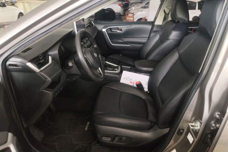 Used Toyota RAV4 2021 2.0L CVT Two-Wheel Drive Fashion Edition Left Front Seat